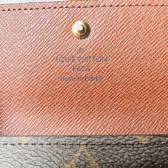 Louis Vuitton 4 key holder Monogram - Picture 5 of 9